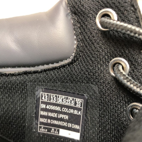 Sketchers boots size 4.5 SN 405656L Black NWOT Black Youth - Picture 4 of 10